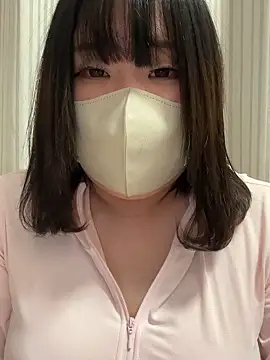 Snapshot of Yu_ka00122 chatting on 12/18/25, 12:55 Yu ka00122 online show from 12/18/25, 12:55