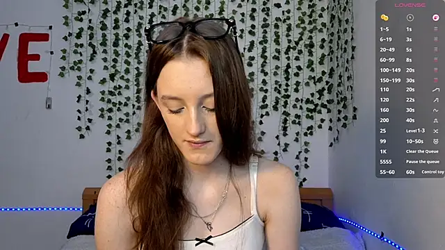 Snapshot of LisaBoddy chatting on 04/21/26, 03:07 LisaBoddy online show from 04/21/26, 03:07