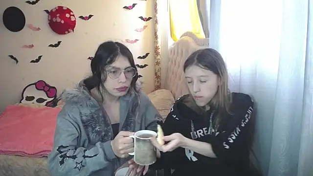 Briar y Blair online show from 03/17/26, 02:42