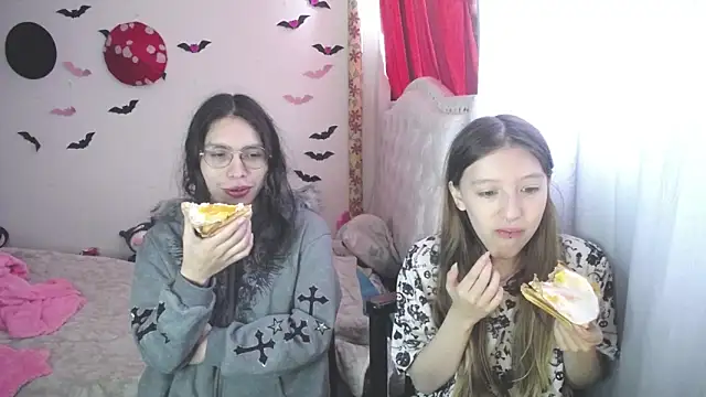 Briar y Blair online show from 03/25/26, 03:18