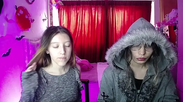 Briar y Blair online show from 04/21/26, 02:01