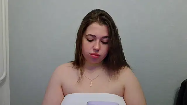 Snapshot of ChloeLoveSugar chatting on 12/18/25, 03:29 ChloeLoveSugar online show from 12/18/25, 03:29