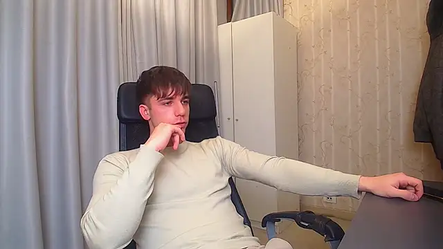 Snapshot of KellenWest chatting on 01/06/26, 05:11 KellenWest online show from 01/06/26, 05:11