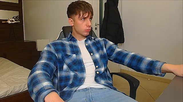 Snapshot of KellenWest chatting on 01/07/26, 05:10 KellenWest online show from 01/07/26, 05:10