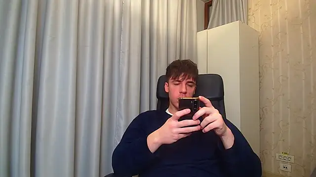 Snapshot of KellenWest chatting on 01/08/26, 05:10 KellenWest online show from 01/08/26, 05:10