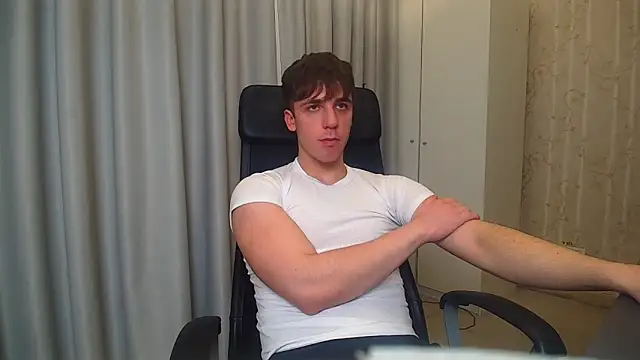 Snapshot of KellenWest chatting on 01/13/26, 11:26 KellenWest online show from 01/13/26, 11:26