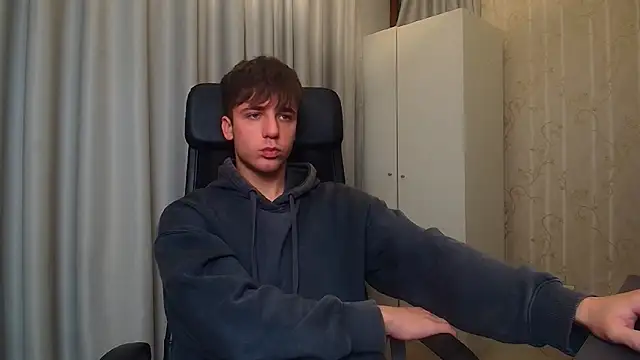 Snapshot of KellenWest chatting on 01/17/26, 05:23 KellenWest online show from 01/17/26, 05:23