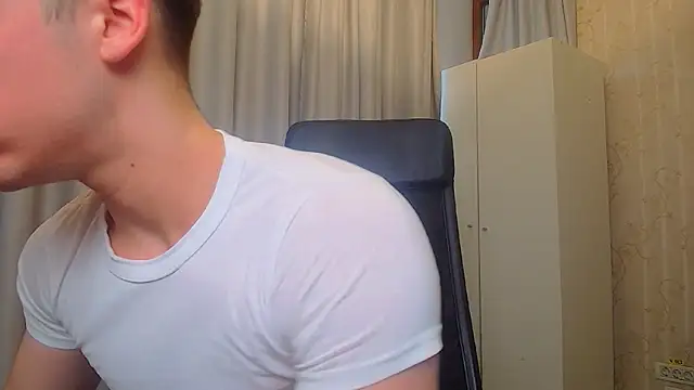 Snapshot of KellenWest chatting on 02/04/26, 10:54 KellenWest online show from 02/04/26, 10:54