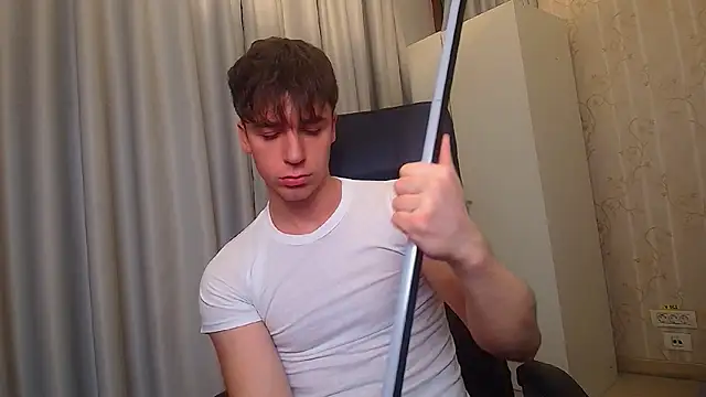 Snapshot of KellenWest chatting on 02/06/26, 05:23 KellenWest online show from 02/06/26, 05:23