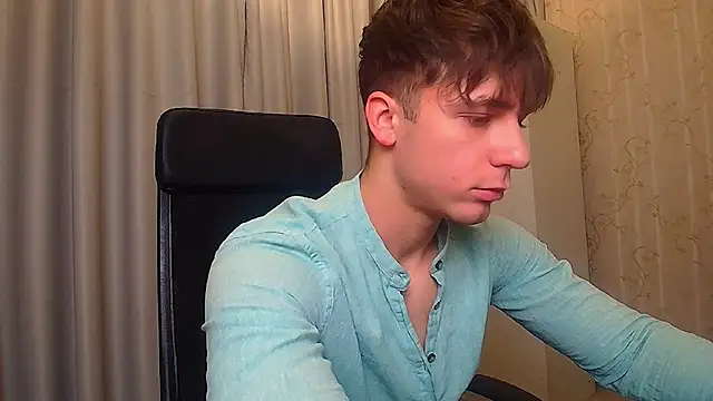 Snapshot of KellenWest chatting on 02/07/26, 05:44 KellenWest online show from 02/07/26, 05:44