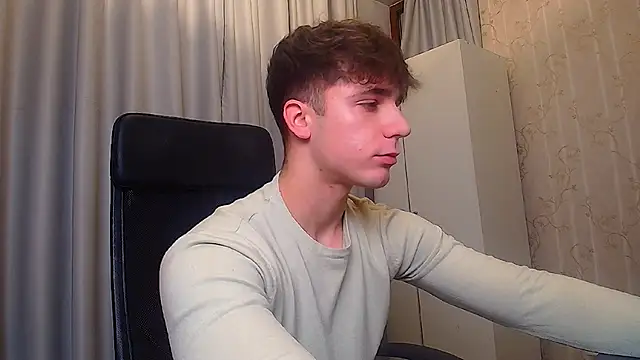 Snapshot of KellenWest chatting on 02/08/26, 05:22 KellenWest online show from 02/08/26, 05:22