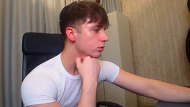 Snapshot of KellenWest chatting on 02/09/26, 11:14 KellenWest online show from 02/09/26, 11:14