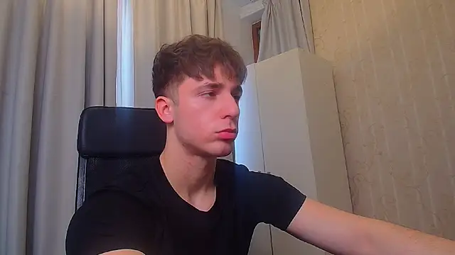 Snapshot of KellenWest chatting on 02/27/26, 11:32 KellenWest online show from 02/27/26, 11:32