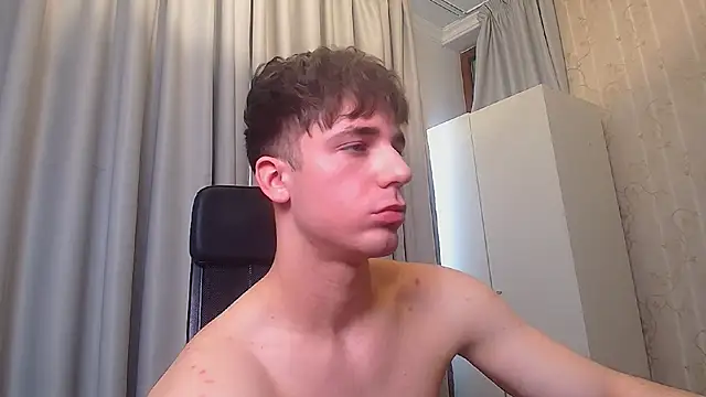 Snapshot of KellenWest chatting on 03/02/26, 07:15 KellenWest online show from 03/02/26, 07:15