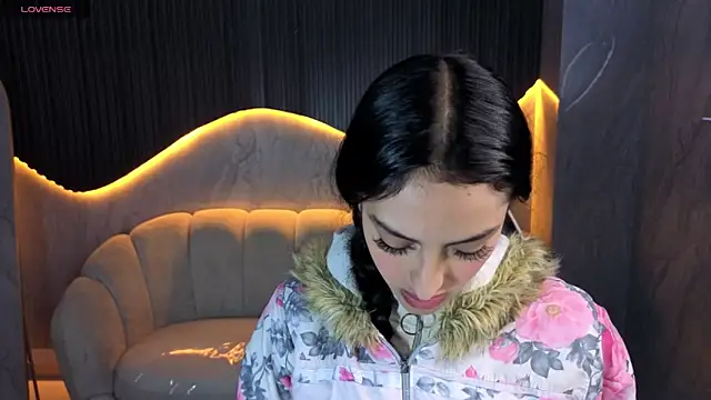 Tifany Tx online show from 04/15/26, 07:43