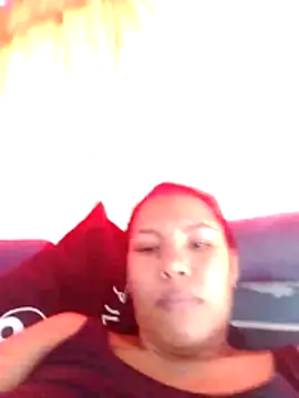 Snapshot of aNicoll chatting on 12/17/25, 05:08 aNicoll online show from 12/17/25, 05:08