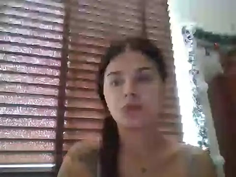 Snapshot of Mar_Ken chatting on 12/16/25, 06:24 Mar Ken online show from 12/16/25, 06:24