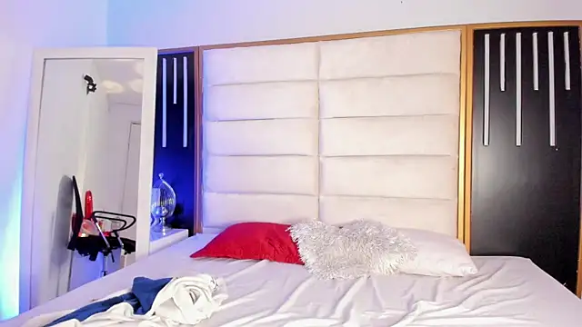 JuliMonroe19 online show from 02/20/26, 01:11