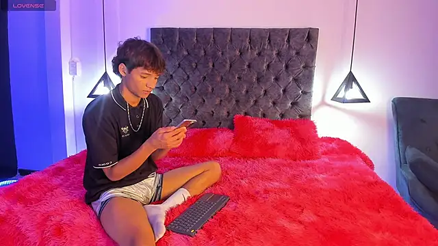 Snapshot of im_ralff chatting on 12/17/25, 08:15 im ralff online show from 12/17/25, 08:15