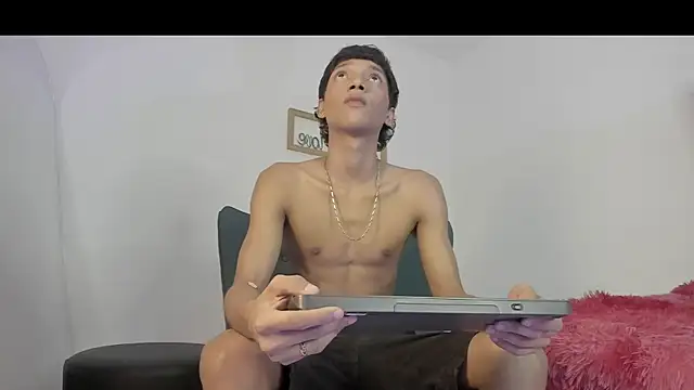 Snapshot of im_ralff chatting on 06/19/26, 02:49 im ralff online show from 06/19/26, 02:49