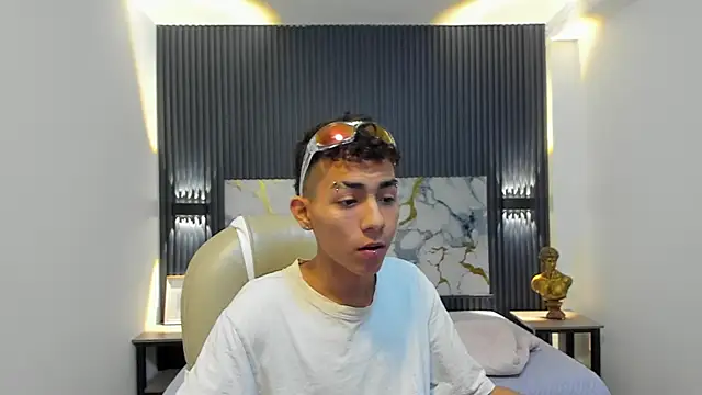 TaylerMiles online show from 01/14/26, 03:01