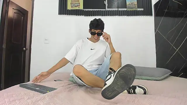 Emer santos online show from 04/11/26, 06:01