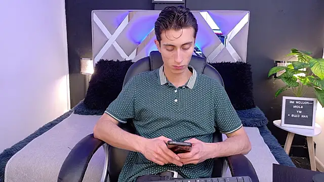 Ithan Skin online show from 01/19/26, 11:36