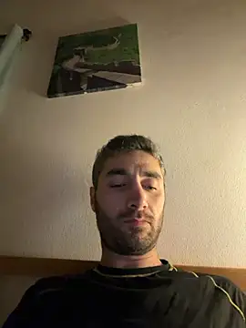 Snapshot of Josedmrx chatting on 12/16/25, 12:37 Josedmrx online show from 12/16/25, 12:37