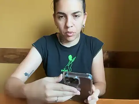 Snapshot of femdomriley chatting on 12/17/25, 12:55 femdomriley online show from 12/17/25, 12:55