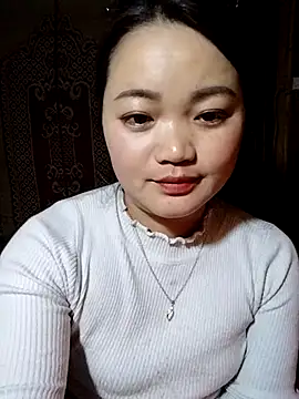 Snapshot of miluxa chatting on 12/16/25, 10:20 miluxa online show from 12/16/25, 10:20