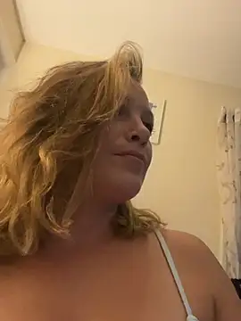 BellaBunny25 online show from 08/03/26, 05:17