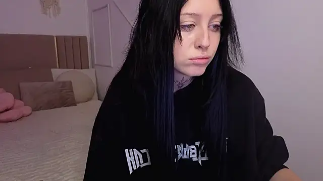 Snapshot of Sn0w__queen chatting on 02/26/26, 08:24 Sn0w queen online show from 02/26/26, 08:24