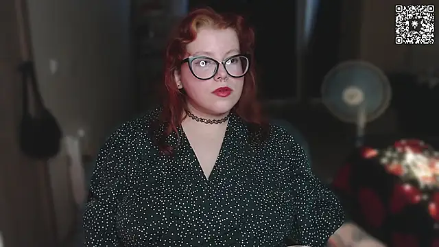 Snapshot of MONAOFFI chatting on 12/22/25, 12:02 MONAOFFI online show from 12/22/25, 12:02