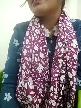 Snapshot of Meenu_rani7 chatting on 12/18/25, 06:19 Meenu rani7 online show from 12/18/25, 06:19