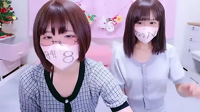 Snapshot of Nazuna_727 chatting on 12/22/25, 10:34 Nazuna 727 online show from 12/22/25, 10:34