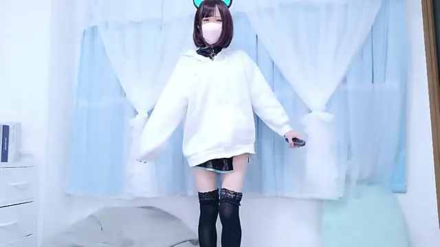 Snapshot of Nazuna_727 chatting on 04/30/26, 10:43 Nazuna 727 online show from 04/30/26, 10:43
