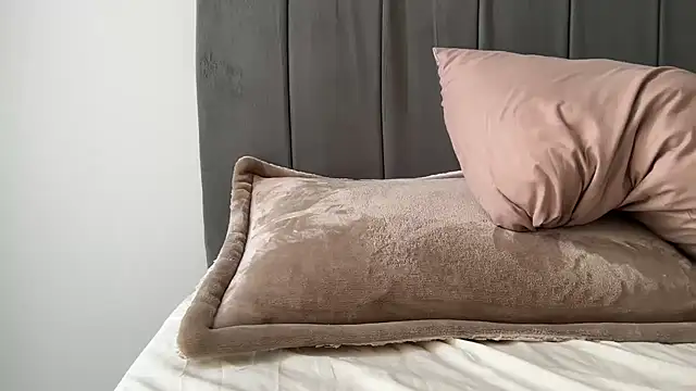 HotWhisper22 online show from 04/10/26, 01:38