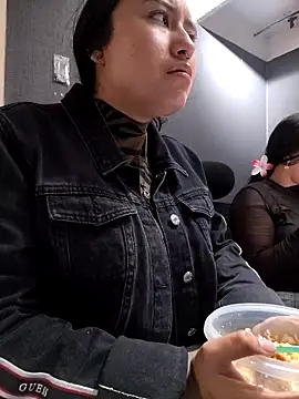 Venuz Rivers  online show from 12/18/25, 01:17