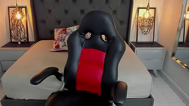 angelinemore online show from 12/17/25, 08:04