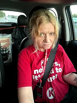 lindzybella online show from 09/28/25, 11:48