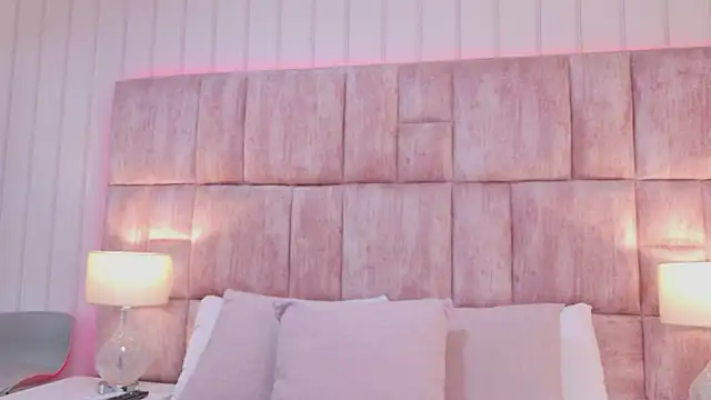 ScarlettFoox online show from 12/22/25, 01:08