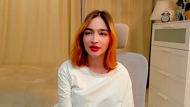 Snapshot of JuIianneDelfino chatting on 12/18/25, 12:11 JuIianneDelfino online show from 12/18/25, 12:11