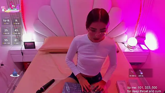 Snapshot of Ary__cherry chatting on 12/17/25, 07:31 Ary cherry online show from 12/17/25, 07:31