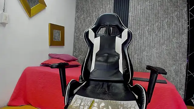 Snapshot of King_BBC09 chatting on 12/18/25, 08:48 King BBC09 online show from 12/18/25, 08:48