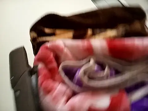 Snapshot of jawahir_sexy_squirt chatting on 12/18/25, 07:53 jawahir sexy squirt online show from 12/18/25, 07:53