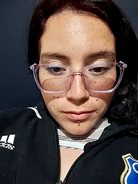 Snapshot of mara_adiction chatting on 12/17/25, 03:29 mara adiction online show from 12/17/25, 03:29