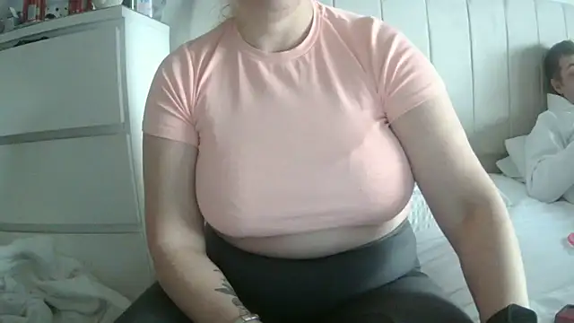 Snapshot of theblondecocklover chatting on 01/12/26, 10:09 theblondecocklover online show from 01/12/26, 10:09