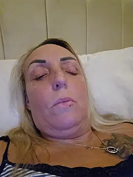 Snapshot of theblondecocklover chatting on 02/24/26, 12:30 theblondecocklover online show from 02/24/26, 12:30