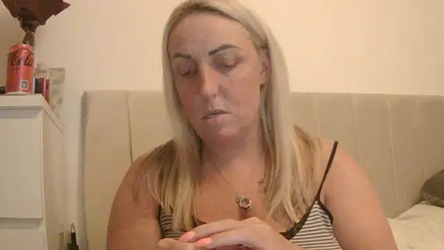 Snapshot of theblondecocklover chatting on 03/26/26, 08:03 theblondecocklover online show from 03/26/26, 08:03