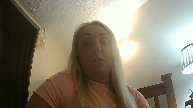 Snapshot of theblondecocklover chatting on 04/04/26, 07:22 theblondecocklover online show from 04/04/26, 07:22